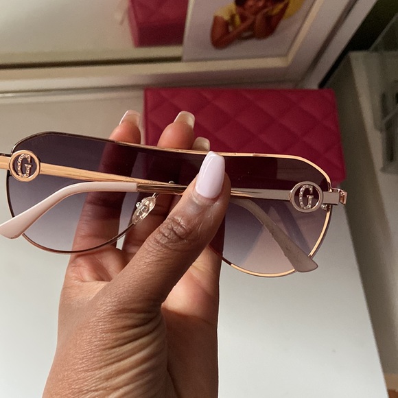 Guess sunglasses to sale - Picture 2 of 2